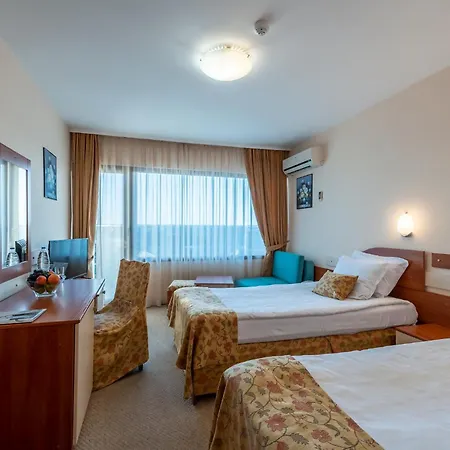 ホテル Burgas 4*